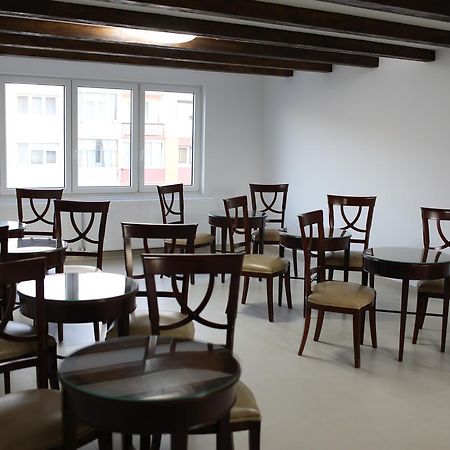 Hotel Eka Sebeş Екстериор снимка