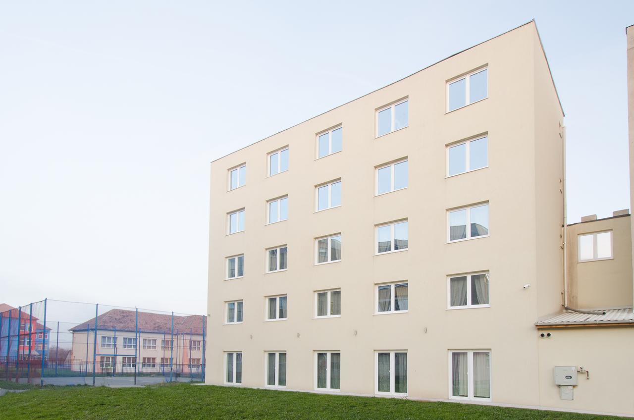 Hotel Eka Sebeş Екстериор снимка