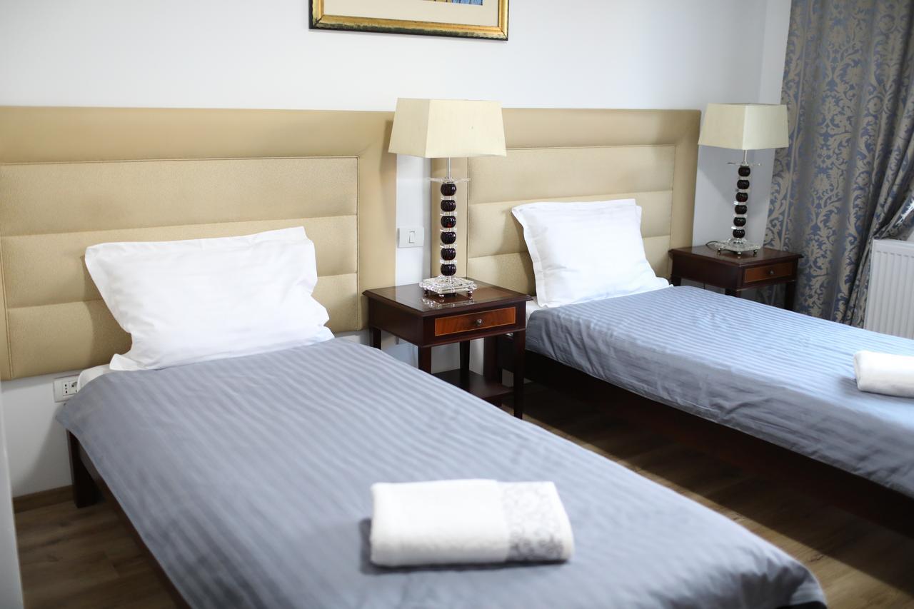 Hotel Eka Sebeş Екстериор снимка