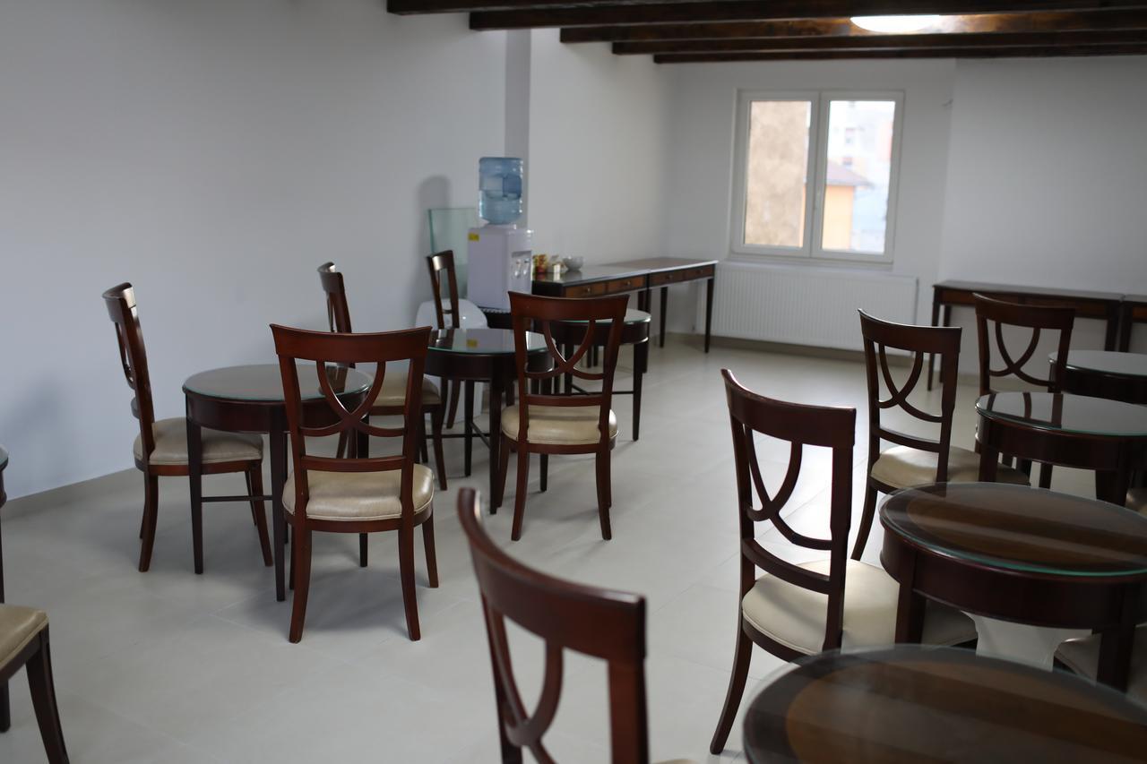 Hotel Eka Sebeş Екстериор снимка
