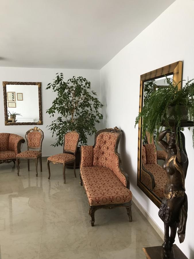 Hotel Eka Sebeş Екстериор снимка