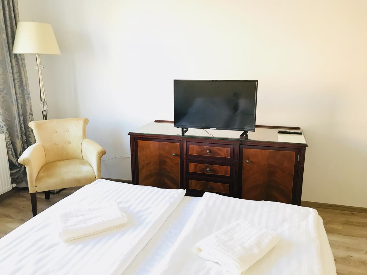 Hotel Eka Sebeş Екстериор снимка
